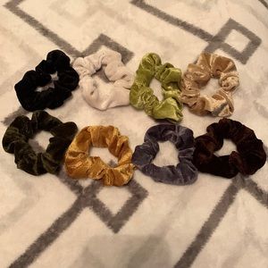 🟣EUC 8pc scrunchies